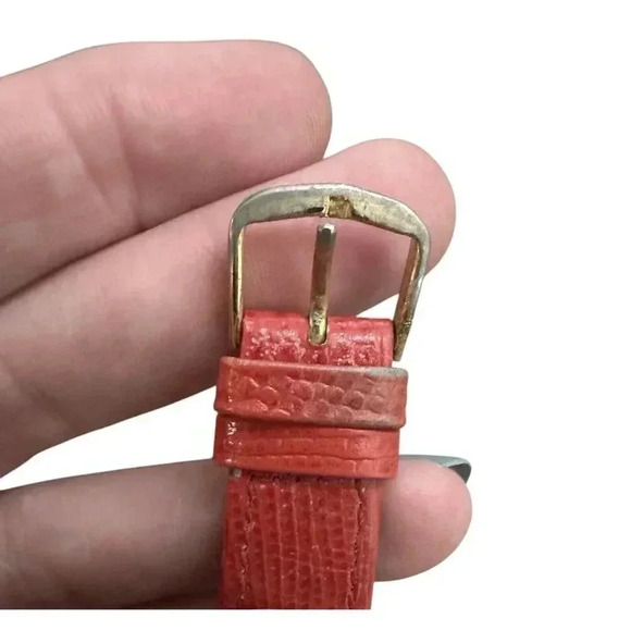 VTG R&R Christmas Watch Women’s Leather Red Band Bear Train Holiday - Picture 5 of 5